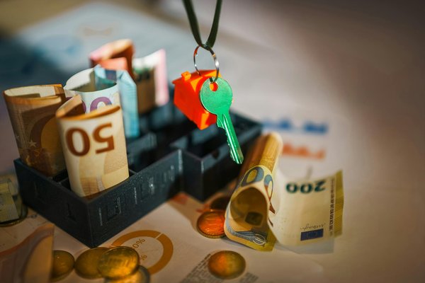 How can smart technology enhance home living in the UK?